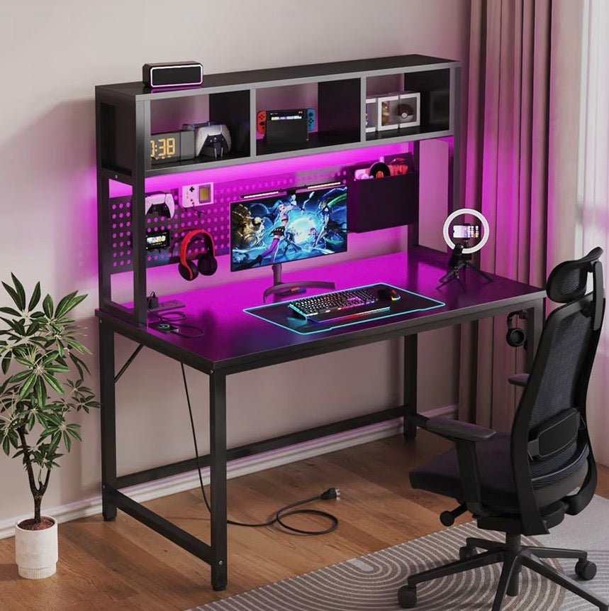 DLisiting Black Gaming Desk