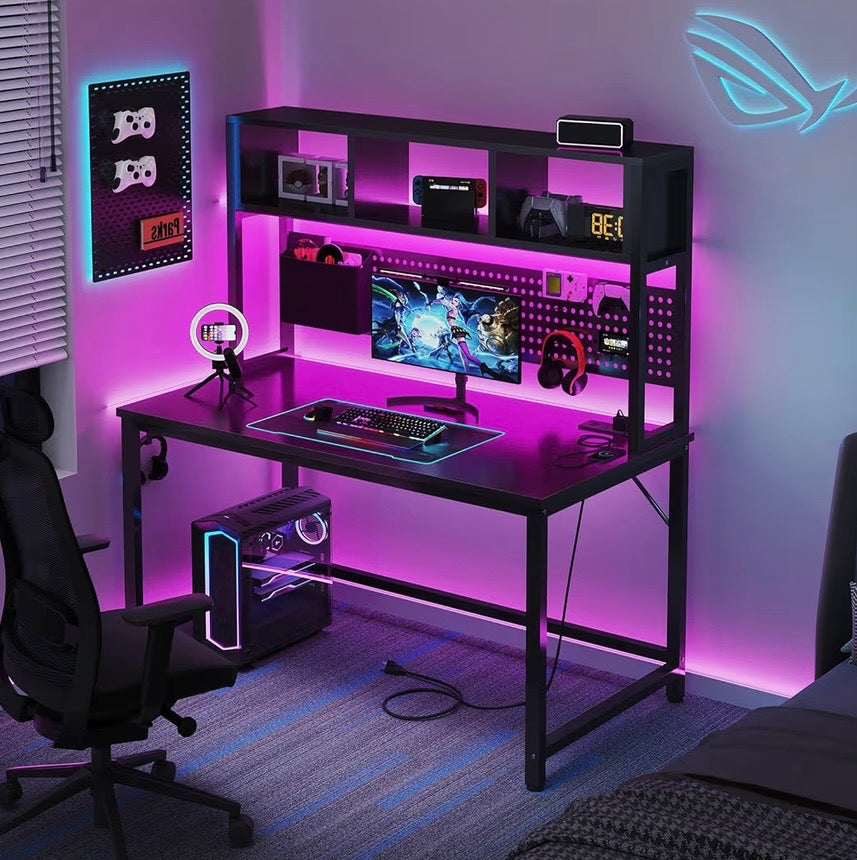 DLisiting Black Gaming Desk